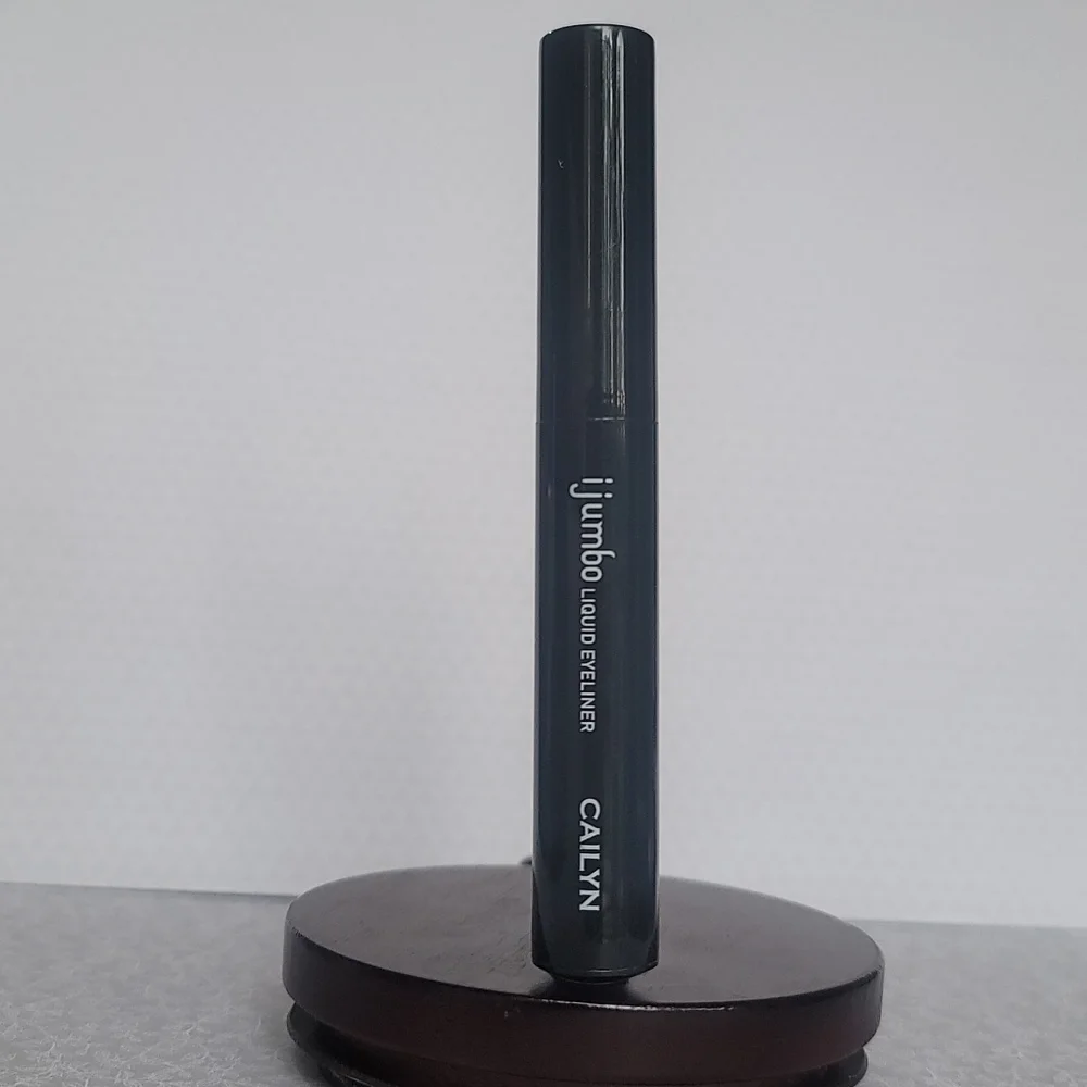 CAILYN I-Jumbo Liquid Eyeliner